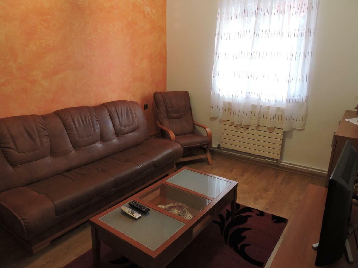 Apartments Perla Biograd Na Moru Esterno foto